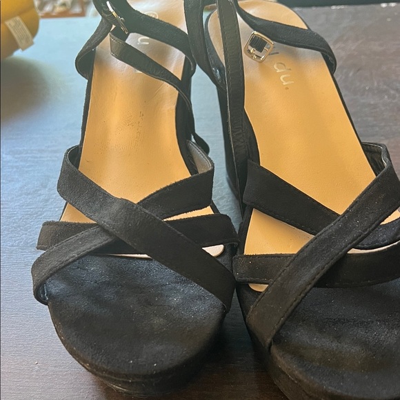Jiu Du Black Wedge Sandals - Picture 3 of 5
